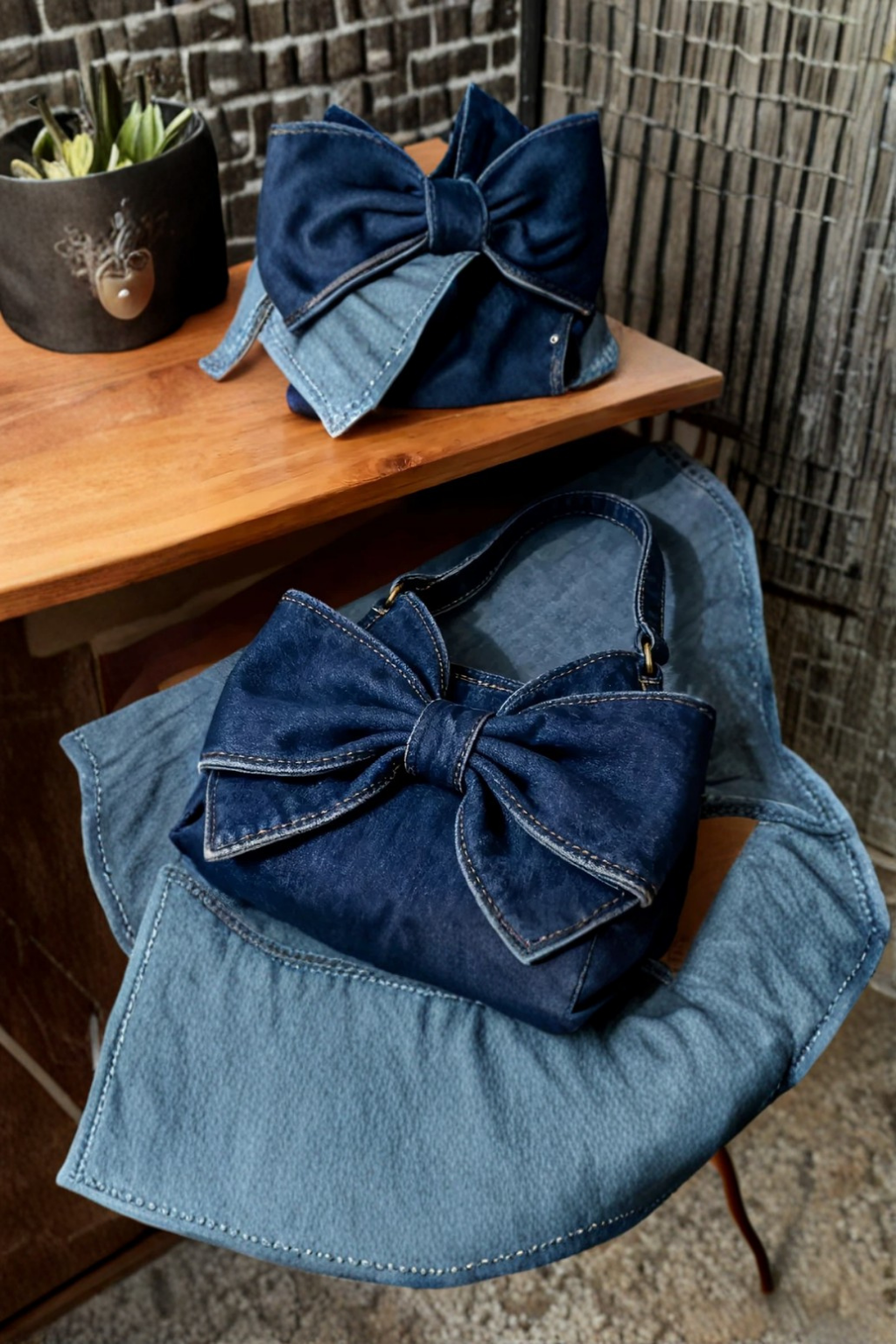 Ruby - Retro Bow Bag